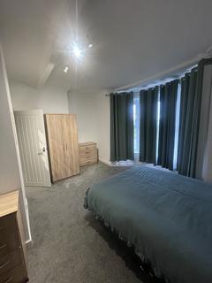7 bedroom semi-detached house to rent, Gloucester GL1
