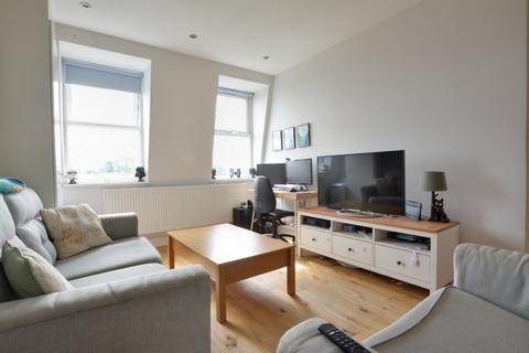 2 bedroom apartment for sale, Lumley Road, Horley, RH6