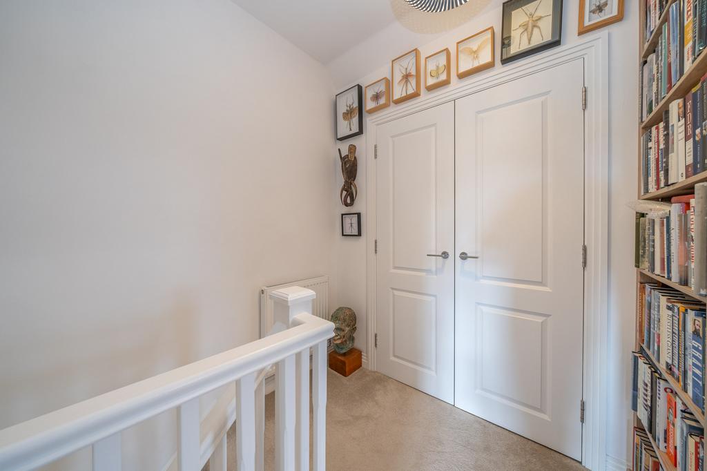 28-Hedges-Way-05940