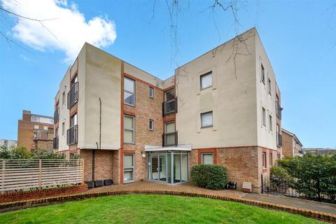 Halcyon Place, Keswick Road, Putney