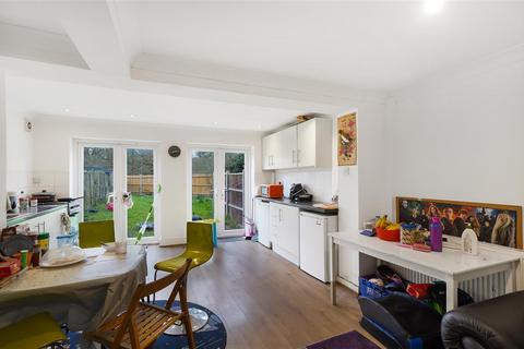 34 Holroyd Road, Claygate, Esher, KT10 0LG