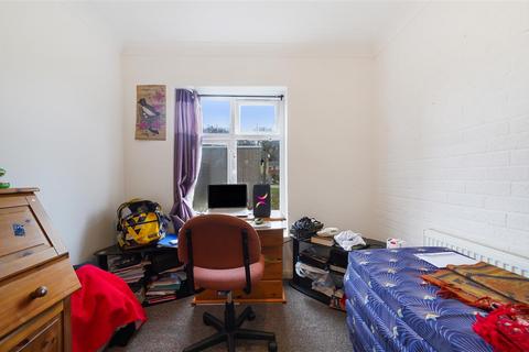 34 Holroyd Road, Claygate, Esher, KT10 0LG