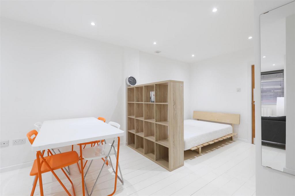 Studio Room