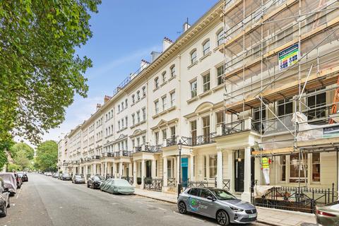 2 bedroom apartment to rent, Ennismore Gardens Knightsbridge SW7