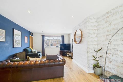 4 bedroom semi-detached house for sale, Chestnut Close, Gresford, Wrexham