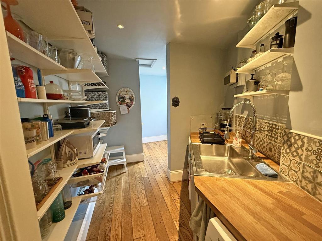 Kitchen.jpg