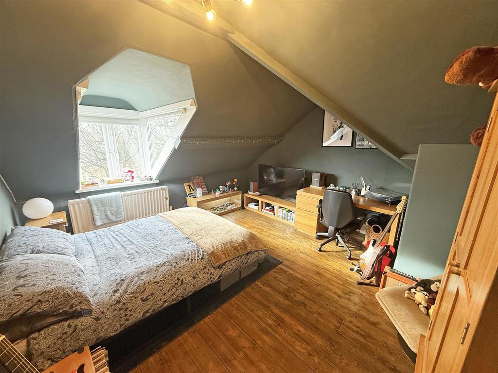 Bedroom 5.jpg