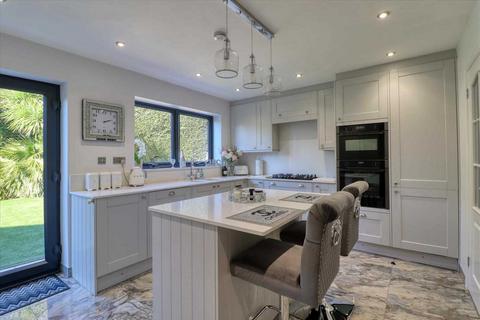 2 Bexhill Close, Clacton-on-sea, CO15 1XU