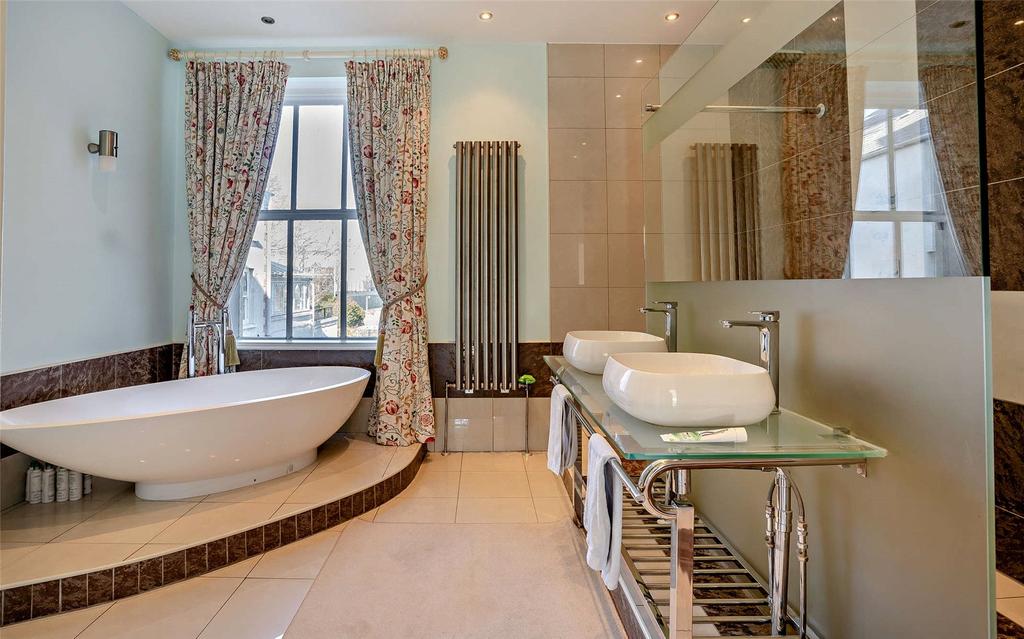 En Suite Bathroom