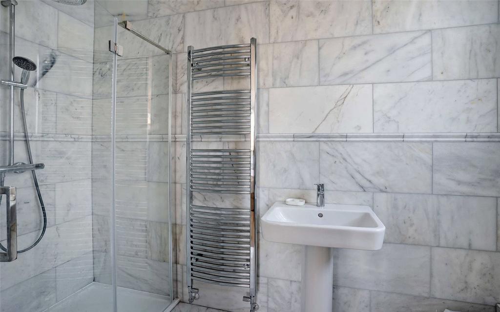 En Suite Bathroom