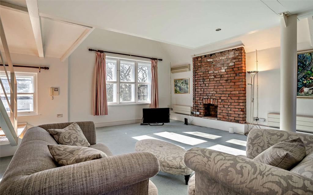 Lounge/Bedroom