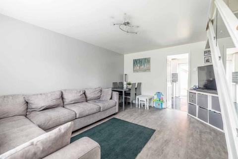 9 Thorn Drive, George Green, Slough, SL3 6SA