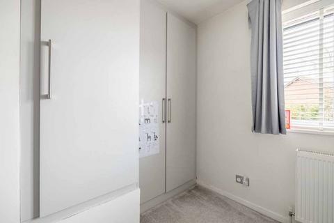 9 Thorn Drive, George Green, Slough, SL3 6SA