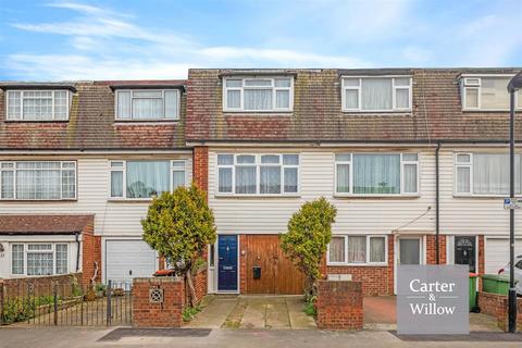 3 bedroom terraced house to rent, Atkinson Road, Custom House, London