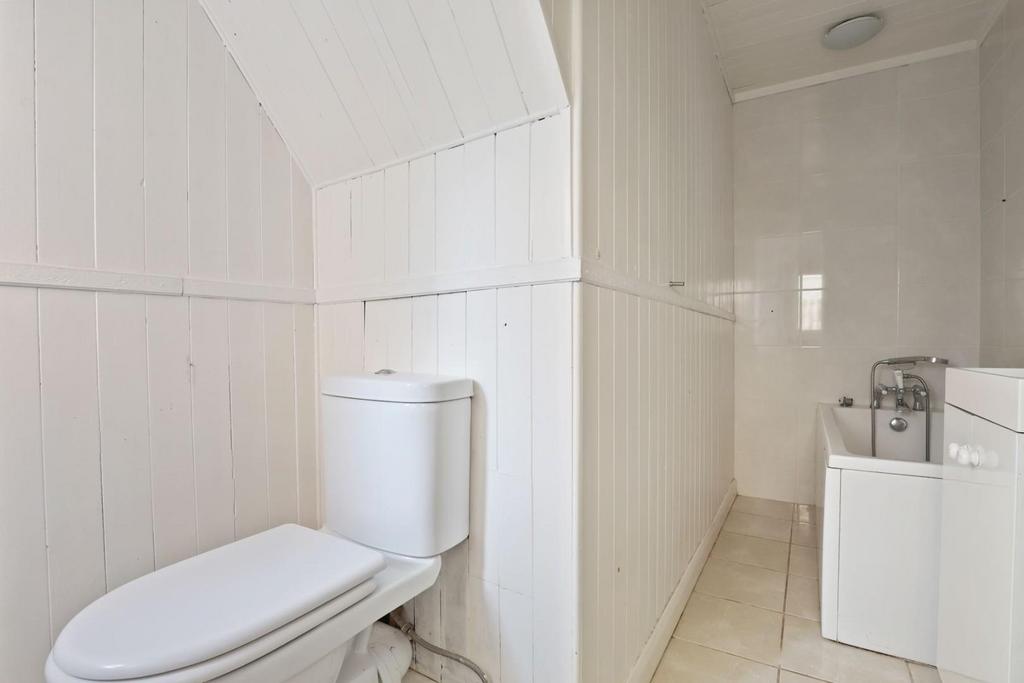 11-2288 JHProp Wpen - 350 Blandford Road - 33 (1)-me