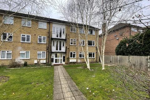 2 bedroom flat to rent, Kenilworth Court Hempstead Road Watford