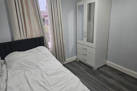House share to rent, Sunny Gardens Road