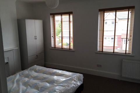 6 Whalebone Avenue, Romford, RM6 6DA