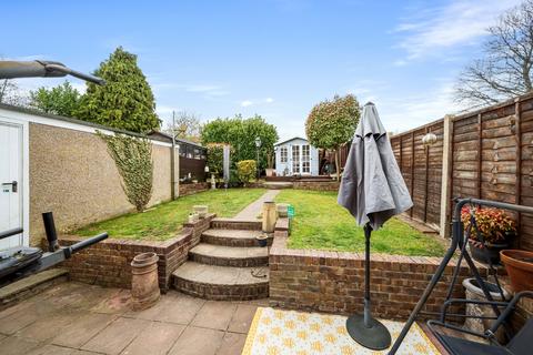 17 Edgehill Gardens, Istead Rise, Gravesend, DA13 9JU