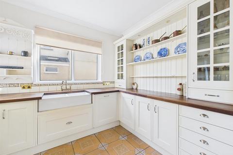undefined, Blundell Avenue, Porthcawl CF36