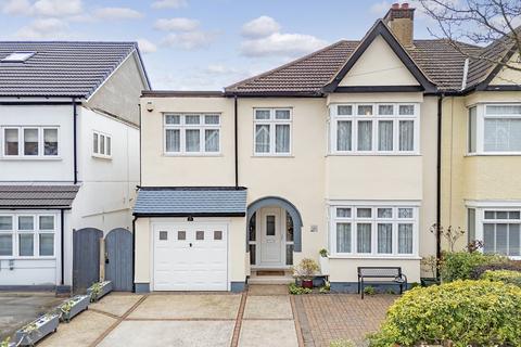 5 bedroom semi-detached house for sale, Highfield Road, Hornchurch, RM12
