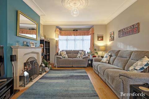 5 bedroom semi-detached house for sale, Highfield Road, Hornchurch, RM12