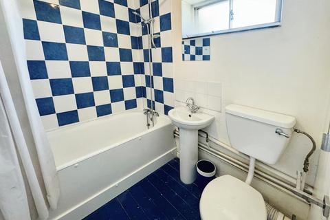 61 Bermuda Close, Basingstoke, RG24 9PE