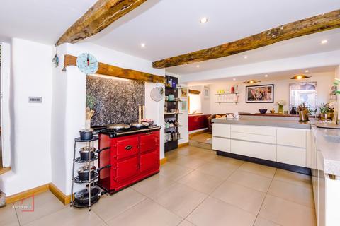 5 bedroom semi-detached house for sale, New Road, Anderton, Chorley, Lancashire, PR6