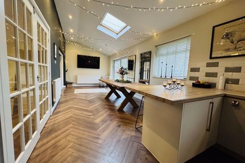 4 bedroom property for sale, Upper Mead, Bromley Cross, Bolton, BL7