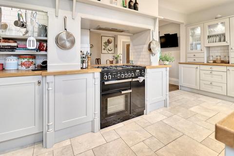 5 bedroom character property for sale, High Street, Hatfield Broad Oak, Bishop's Stortford, CM22
