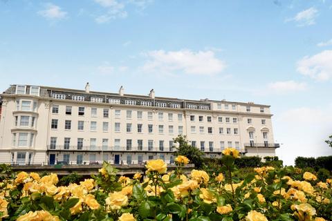 2 bedroom flat for sale, Prince Of Wales Apartments , Prince Of Wales Terrace, Scarborough
