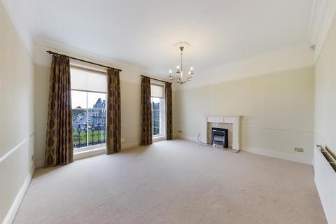 2 bedroom flat for sale, Prince Of Wales Apartments , Prince Of Wales Terrace, Scarborough