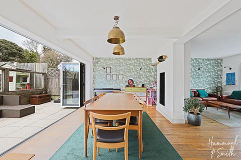 4 bedroom detached house for sale, Allnutts Road, Epping CM16
