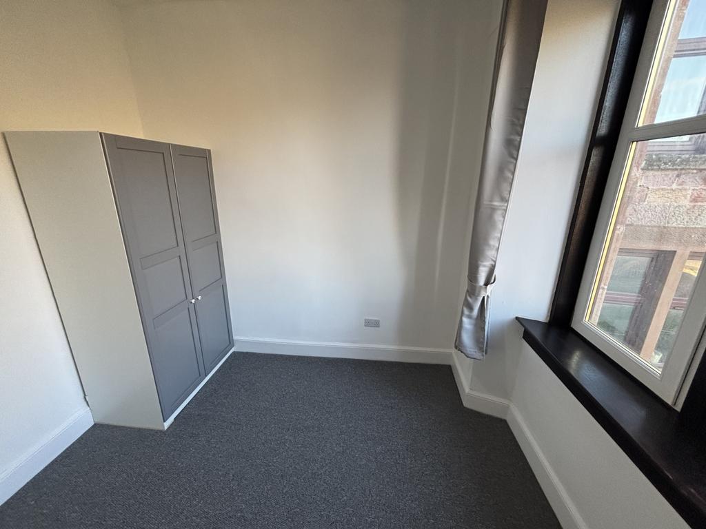 Petershill bedroom1