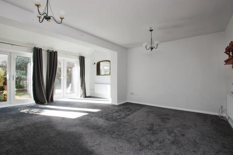 3 bedroom semi-detached house to rent, Winsbury Way, Bristol BS32