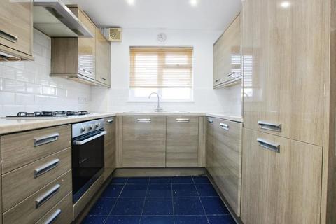 3 bedroom semi-detached house to rent, Winsbury Way, Bristol BS32
