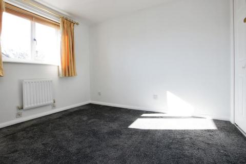 3 bedroom semi-detached house to rent, Winsbury Way, Bristol BS32