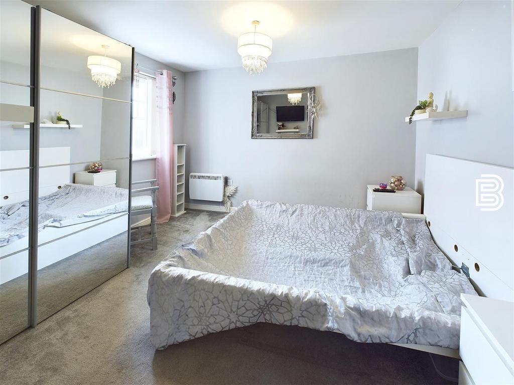 Bedroom 1.jpg