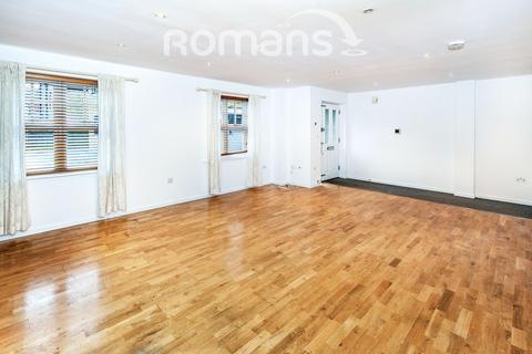 2 bedroom flat to rent, St. Leonards Road, Windsor, SL4
