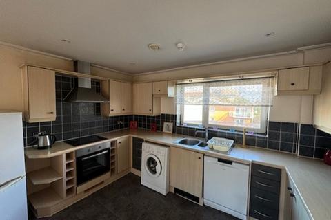 2 bedroom property to rent, Heol Tredwen, Cardiff, CF10