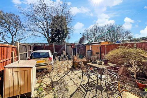 3 bedroom terraced house for sale, Tiptree Crescent, Ilford, Essex