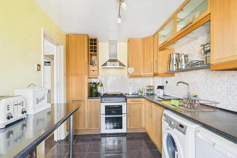 undefined, Pwll-Y-Waun, Porthcawl CF36