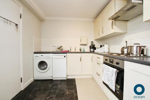 2 bedroom apartment to rent, Westover Gardens, Bristol BS9