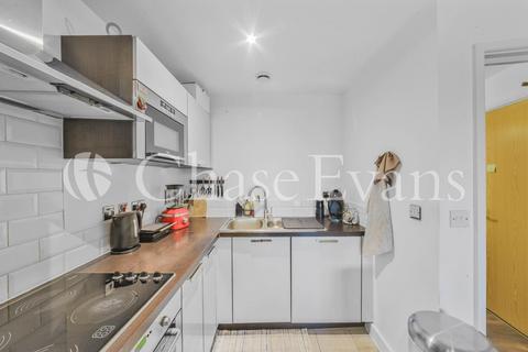 2 bedroom property for sale, Maple Quay, Surrey Quays Road, Canada Water, London, SE16