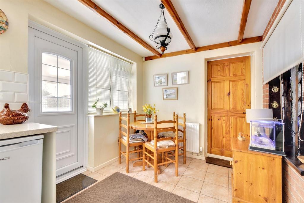 Kitchen 5.jpeg