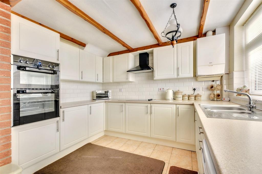 Kitchen 3.jpeg