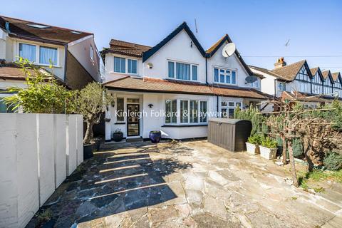 33 Ridgeview Road, London, N20 0HH