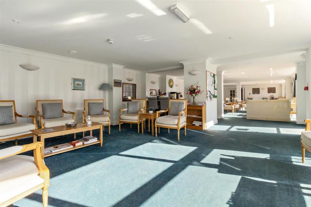 Pilgrims Close, 12-016.JPG