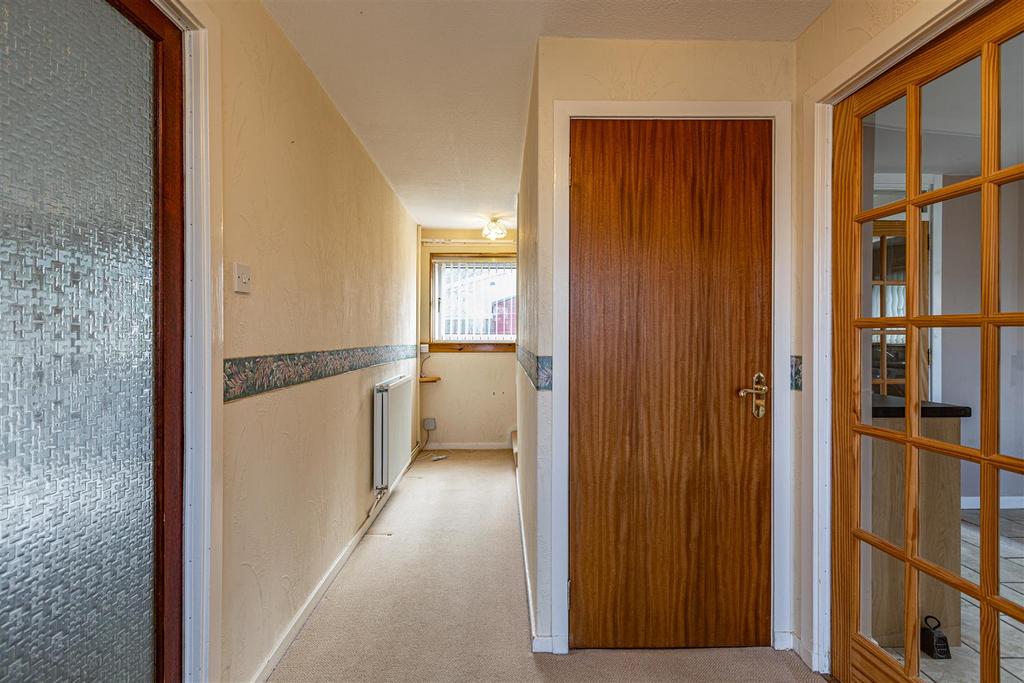 14 Eastfield Road Selkirk 10.JPG