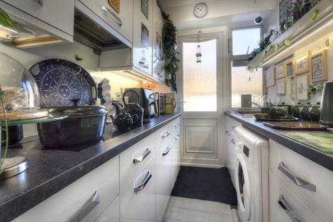 1 bedroom flat for sale, Holland Road, Hove, BN3